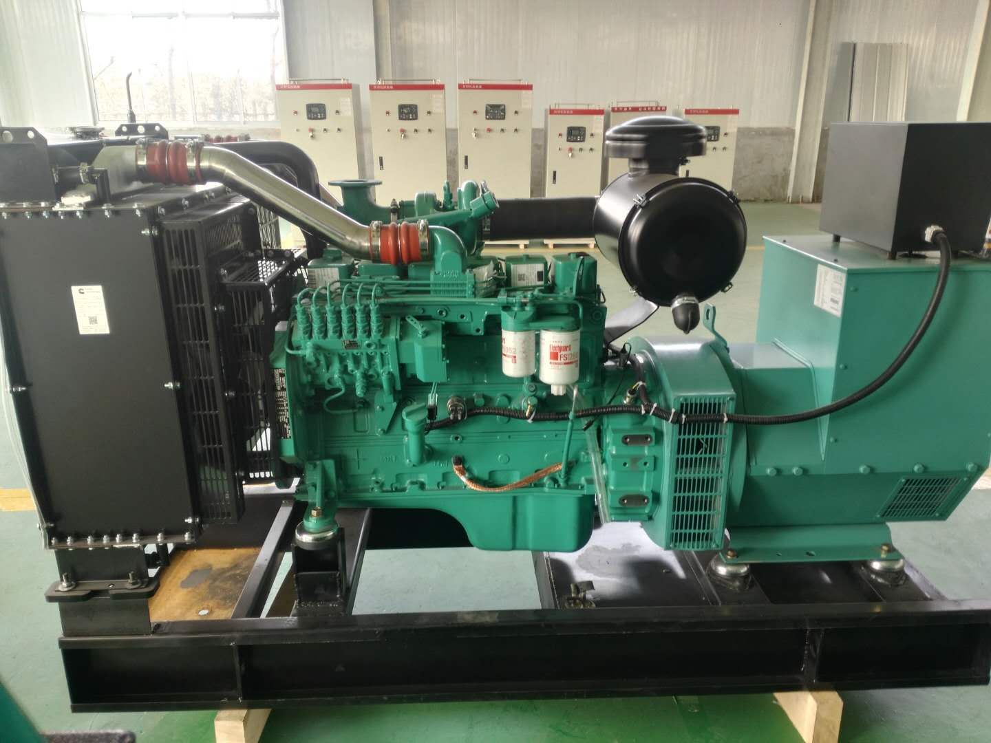 100KW康明斯柴油發電機組圖片